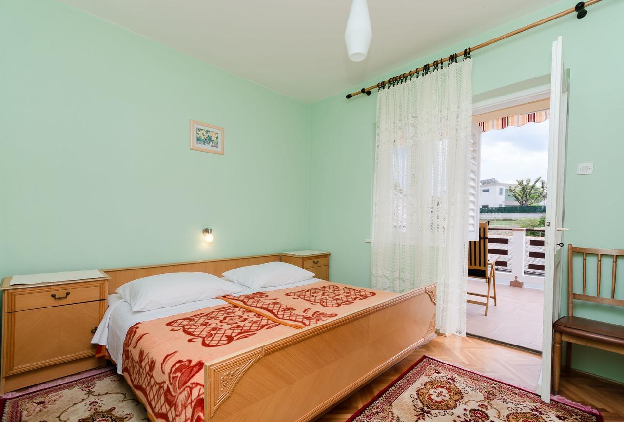 Rooms Mihaela Rab Town Eksteriør bilde